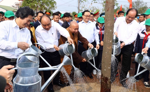 Thủ tướng Nguyễn Xuân Phúc phát động 'Tết trồng cây đời đời nhớ ơn Bác Hồ' tại Đông Anh, Hà Nội