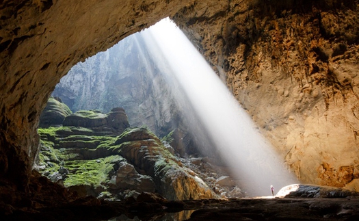 Lặn thám hiểm bí ẩn sông ngầm bên trong Sơn Đoòng