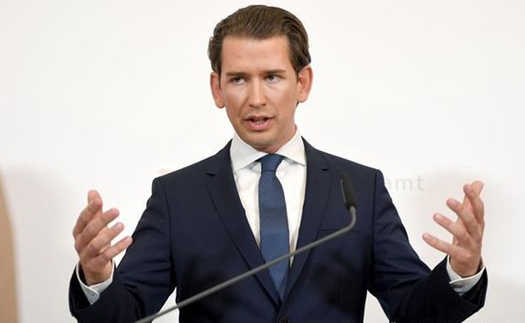 Thủ tướng trẻ tuổi đẹp trai của Áo Sebastian Kurz buộc phải từ chức