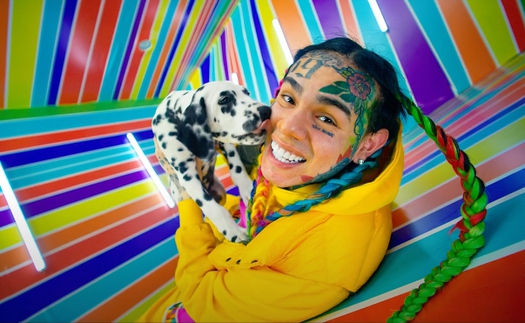 Nam rapper 6ix9ine phá kỷ lục của nhiều nghệ sĩ