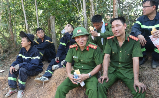 Hà Tĩnh: Cơ bản khống chế được đám cháy rừng ở Hương Sơn