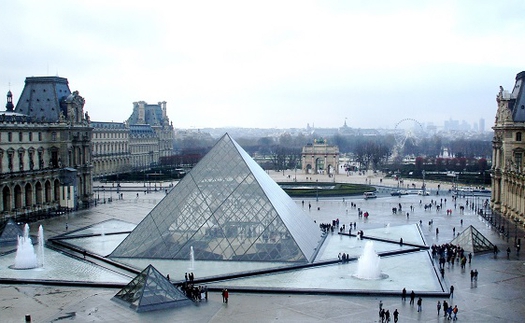 Bảo tàng Louvre đón du khách trở lại