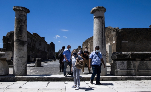 Dịch Covid-19: Các nước châu Âu ngóng chờ du khách quay trở lại
