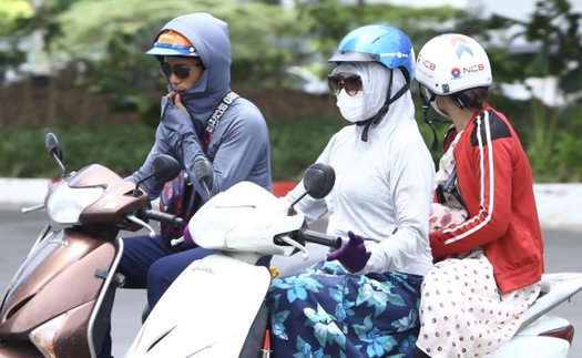 Tối 18/7 đến 20/7, khu vực Biển Đông có mưa dông, kèm khả năng lốc xoáy và gió giật mạnh