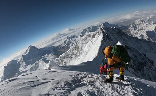 Một phụ nữ leo tới đỉnh Everest chỉ trong 26 giờ