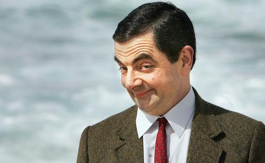 Mr. Bean Rowan Atkinson U70 hạnh phúc bên người tình trẻ tuổi