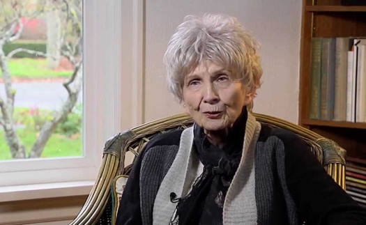 Nhà văn đoạt giải Nobel Alice Munro: Bậc thầy truyện ngắn tuổi 90