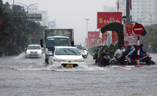 Đêm 14/11, nhiều vùng biển mưa dông, gió giật cấp 7-8, biển động