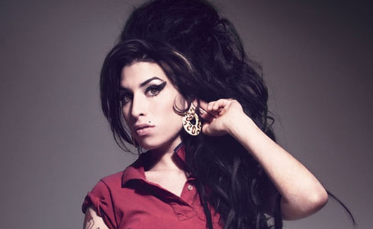 Đấu giá hơn 800 kỷ vật của nữ danh ca bạc mệnh Amy Winehouse