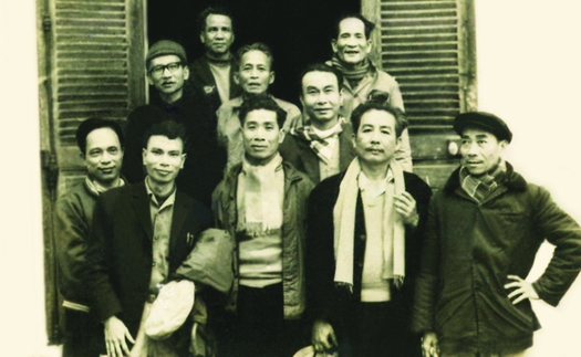 Trong 'tiếng chuông nhà thờ rung... '