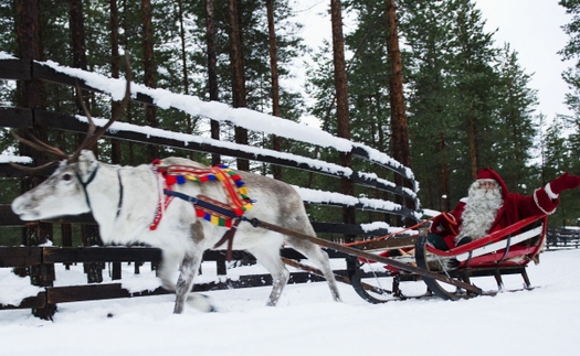 Người dân thế giới háo hức dõi theo dấu chân ông già Noel