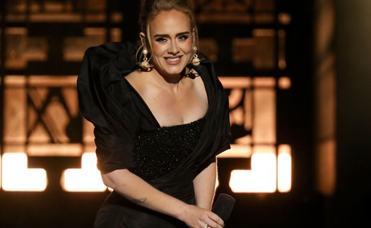 Adele 6 tuần liên tiếp giữ quán quân trên Billboard