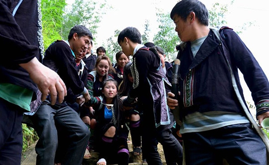 TS Trần Hữu Sơn: 'Không nên chỉ vì phẫn nộ mà coi kéo vợ là hủ tục'