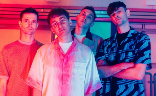 Glass Animals và 'Encanto' đứng đầu 2 Bảnh xếp hạng Billboard