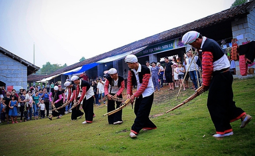 Nhiều hoạt động hấp dẫn trong khuôn khổ chương trình 'Rực rỡ sắc màu văn hoá các dân tộc Việt Nam'