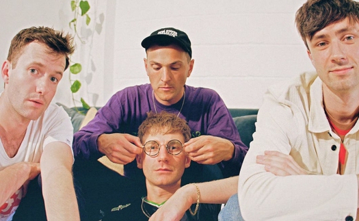 Glass Animals và Machine Gun Kelly đứng đầu 2 BXH Billboard