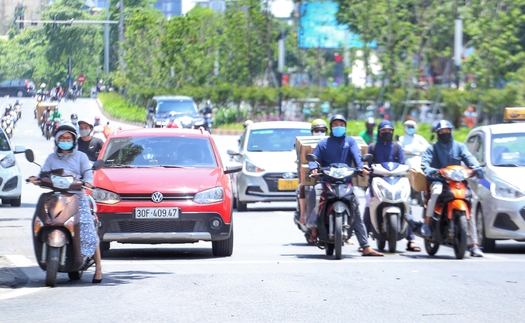 Nắng nóng diện rộng tiếp tục diễn ra tại miền Bắc và miền Trung