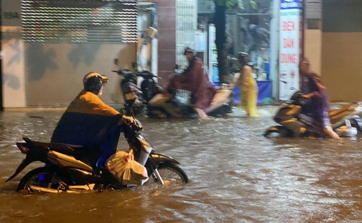 Mưa to, xuất hiện nhiều điểm úng ngập tại khu vực nội thành Hà Nội