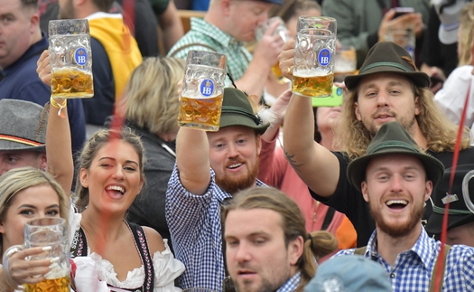 Lễ hội bia Oktoberfest trở lại sau 2 năm đại dịch Covid-19