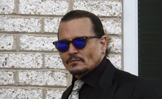 Johnny Depp lần đầu thử sức với vai trò đạo diễn