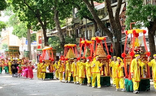 Tưởng nhớ công lao mang lại cuộc sống thái bình, ấm no cho nhân dân của Nguyên phi Hoàng Thái hậu Ỷ Lan