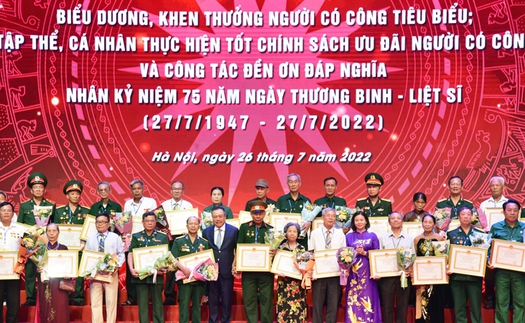 Hà Nội: Khen thưởng 6 tập thể, 2 cá nhân thực hiện tốt công tác 'Đền ơn đáp nghĩa'