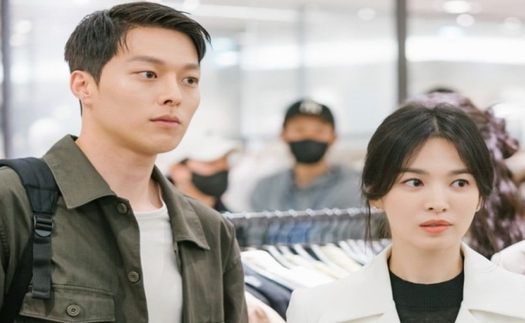 Song Hye Kyo cực xứng đôi với Jang Ki Yong trong loạt ảnh hậu trường vừa công bố