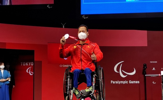 Vượt qua chấn thương, Lê Văn Công xuất sắc giành HCB Paralympic Tokyo