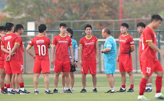 Bình luận viên Quang Huy: 'Chưa cần lập hai đội tuyển quốc gia riêng biệt'