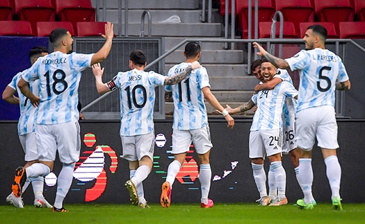 Hàng công Argentina kém hiệu quả: Nhốt sư tử Messi trong chuồng mèo