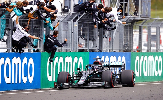 Chặng Hungarian Grand Prix: Không thể cản nổi Hamilton