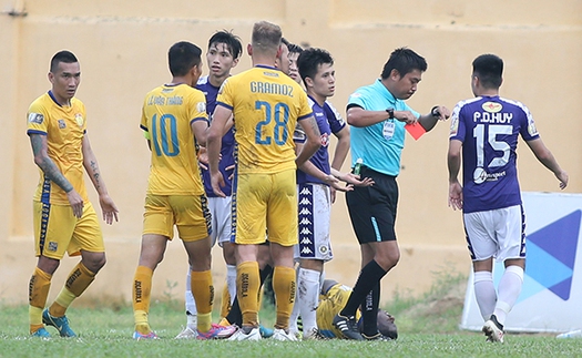 Trưởng ban Trọng tài Dương Văn Hiền: 'Thẻ đỏ cho Đình Trọng là đúng luật'