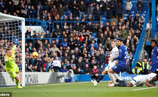 Chelsea: Morata lại vô duyên, và đội quân của Sarri mất điểm