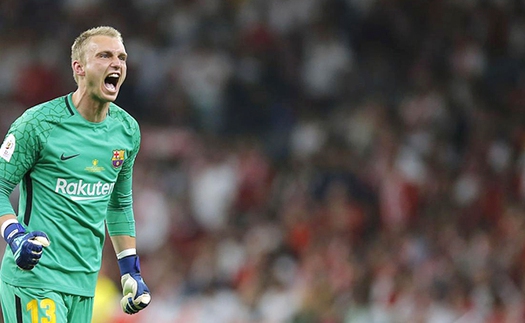 Ngày Cillessen hóa người hùng của Barca