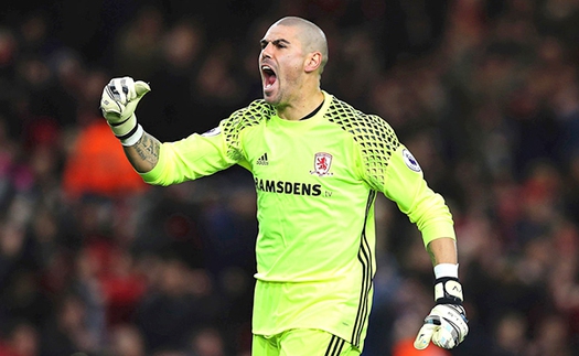 Victor Valdes tuyên bố giải nghệ: Tạm biệt một tài năng bình dị