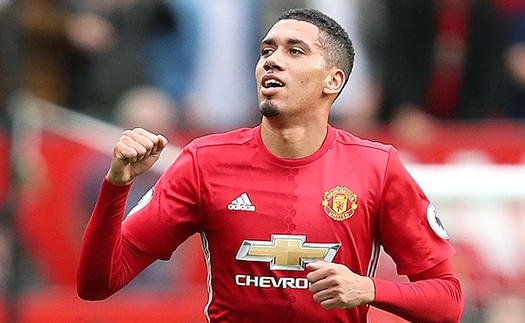 Cẩn thận Man United lại biến Smalling thành 'món hời' cho... đội khác