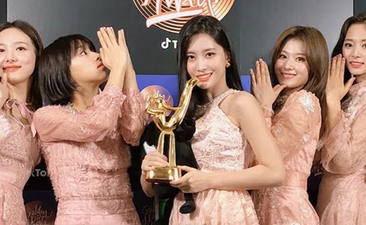 Twice là nhóm nhạc nữ K-pop đầu tiên đạt được 10 thành tựu đáng kinh ngạc này