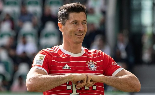 Robert Lewandowski có gì hơn các tiền đạo Barcelona?