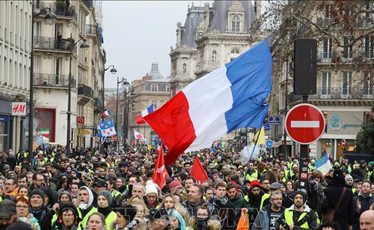 Pháp: Biểu tình của phe 'Áo vàng' biến thành bạo động, hơn 100 người bị bắt tại Paris