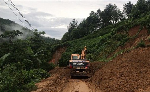 Đêm 3/7, mưa và dông tiếp tục bao trùm các khu vực, đề phòng thời tiết nguy hiểm