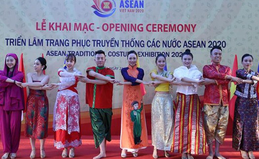 10 quốc gia thành viên ASEAN tham dự triển lãm trang phục truyền thống