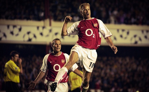 Tuyệt đỉnh 'First Touch' trong sự nghiệp Dennis Bergkamp