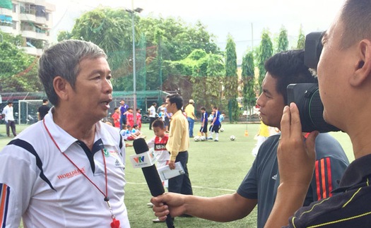 HLV Đoàn Minh Xương: 'Bầu Đức có lý riêng nhưng so sánh là khập khiễng'