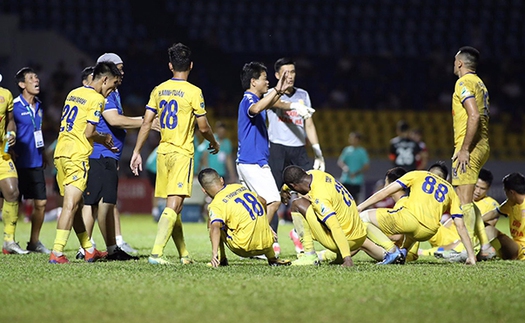 Nam Định và những lần V-League lao đao vì đội bóng bỏ giải