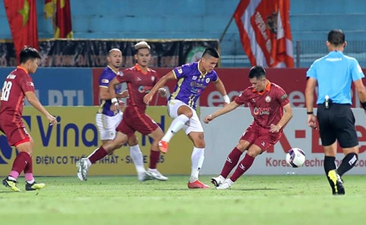 Đến lượt Hà Nội FC khổ vì trọng tài