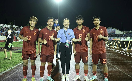 Thái Lan được 'Madam Pang' thưởng nóng, HLV Polking giải toả áp lực trước AFF Cup