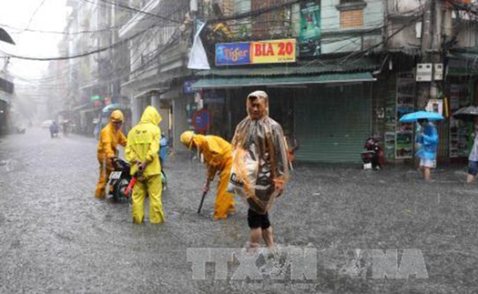 Mưa giông trên cả nước, Hà Nội nguy cơ tiếp tục ngập úng