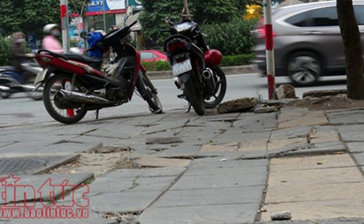 'Đại công trình' lát đá vỉa hè ở Hà Nội đã bị các quận, huyện 'bóp méo'