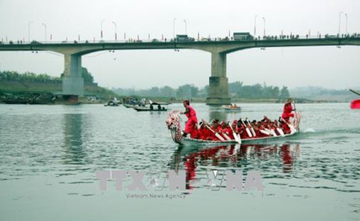 Chùm ảnh hội đua thuyền truyền thống trên sông Lô