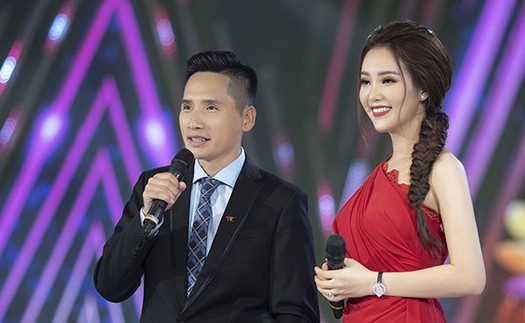 Chào 2019 - Và hoa sẽ nở: Á hậu Thụy Vân chỉ muốn 'đổ gục' vì ghi hình 14 tiếng liên tục